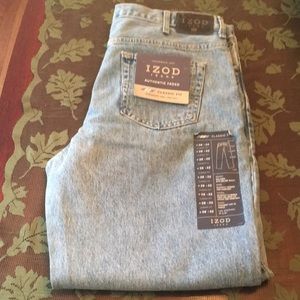 Brand New IZOD Classic Fit Straight Leg Zip Fly Mens Size 38 x 32 Faded Jeans